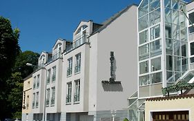 Hotel Am Schlosspark , Wiesbaden